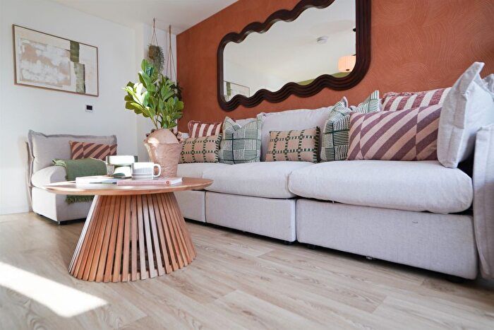 2 Bedroom End Of Terrace House For Sale In Hawthorn Park, Leominster, HR6