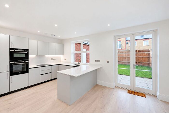 4 Bedroom Semi-Detached House To Rent In Rookery Lane, Barnet, EN4