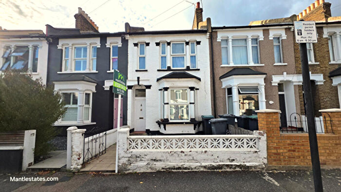 3 Bedroom Terraced House For Sale In Glenwood Road, Haringey, London, N15