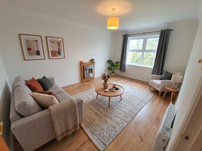 2 Bedroom Flat To Rent In Whitley Wood Road, Berwyn House, RG2
