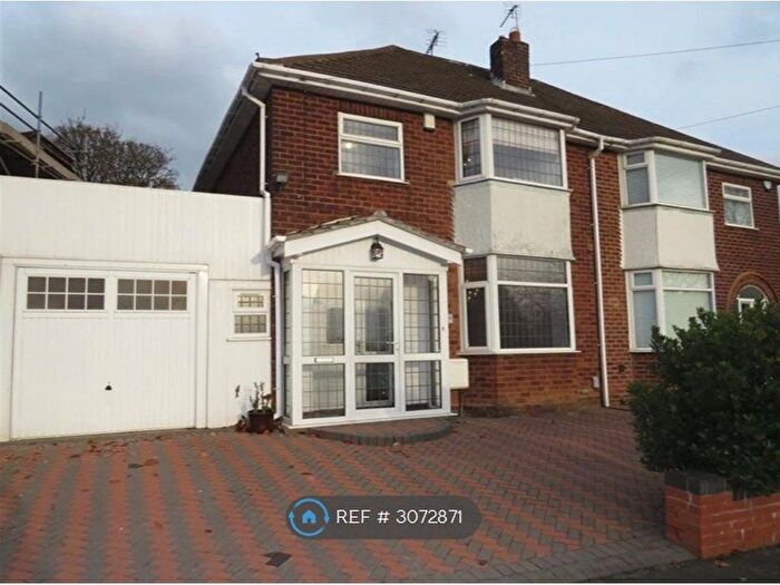3 Bedroom Semi-Detached House To Rent In West Bromwich Road, Walsall, WS5