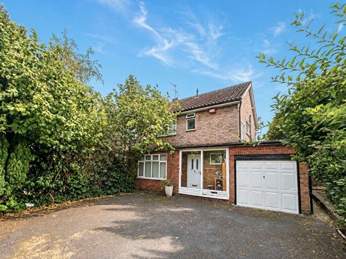 3 Bedroom Semi-Detached House For Sale In Longdon Avenue, Goldthorn Park, Wolverhampton, WV4
