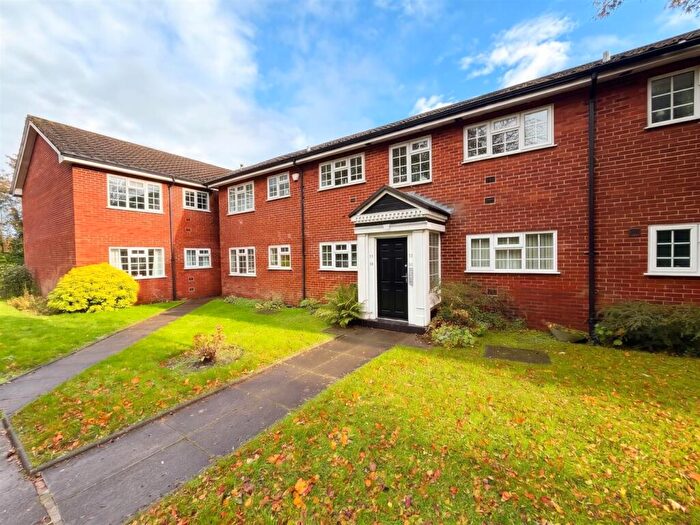 2 Bedroom Apartment For Sale In Brooklands Road, Sale, M33
