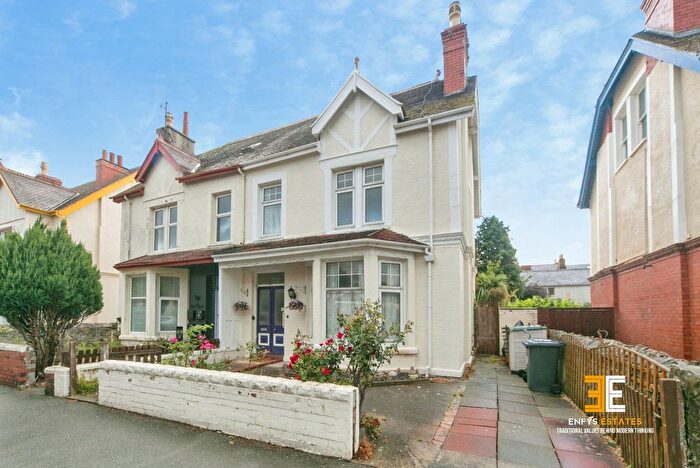 5 Bedroom Semi-Detached House For Sale In Maelgwyn Road, Llandudno, LL30