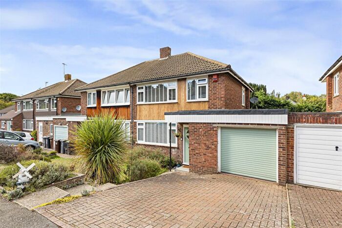 3 Bedroom Semi-Detached House For Sale In Normanhurst Road, Borough Green, Sevenoaks, TN15