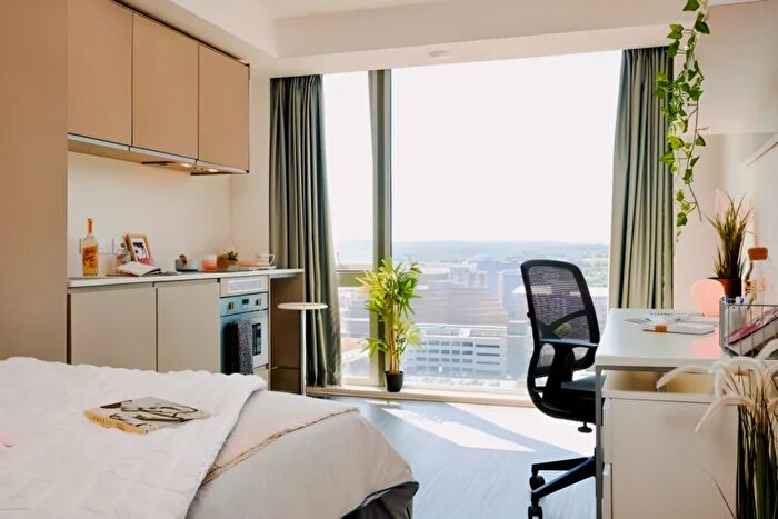 40 Bedroom Flat To Rent In Charter Square, Sheffield, S1