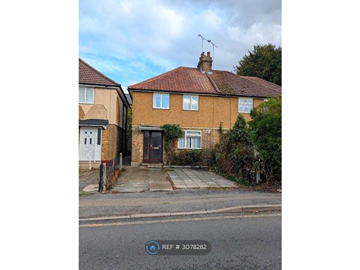 3 Bedroom Semi-Detached House To Rent In Austin Waye, Uxbridge, UB8