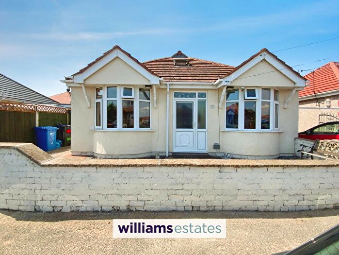 4 Bedroom Detached Bungalow For Sale In Oakwood Road, Rhyl, LL18