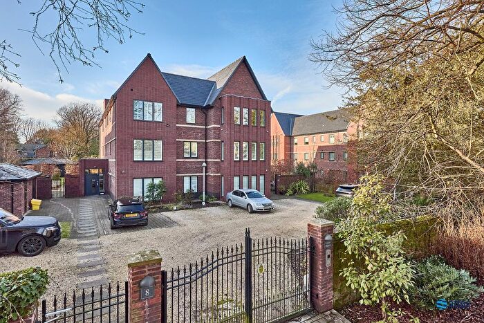 3 Bedroom Flat For Sale In Lyndhurst Road, Mossley Hill, L18