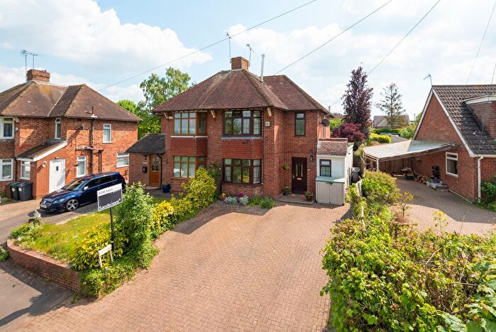 3 Bedroom Semi-Detached House For Sale In Westwell Lane, Ashford, TN26
