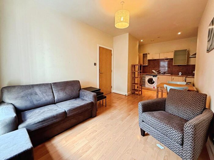 1 Bedroom Flat To Rent In Wellington Street, Leeds, West Yorkshire, LS1