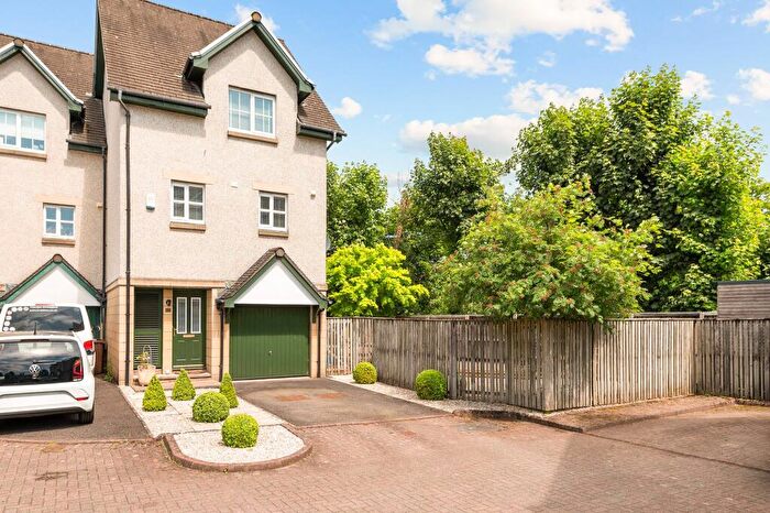 3 Bedroom Town House For Sale In Suttie Way, Bridge Of Allan, FK9