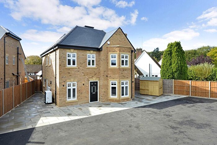 4 Bedroom Detached House For Sale In Manor Fields, Milford, Godalming, GU8