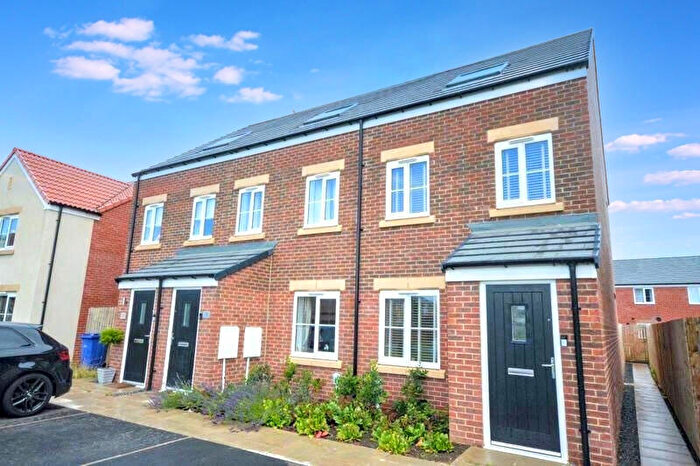 3 Bedroom End Of Terrace House For Sale In Kittiwake Place, Amble, Morpeth, Northumberland, NE65