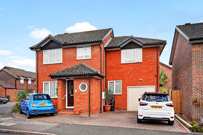 4 Bedroom Detached House For Sale In Wiggett Grove, Binfield, Bracknell, RG42