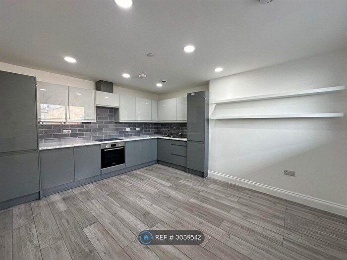 5 Bedroom Flat To Rent In High St, Barnet, EN5