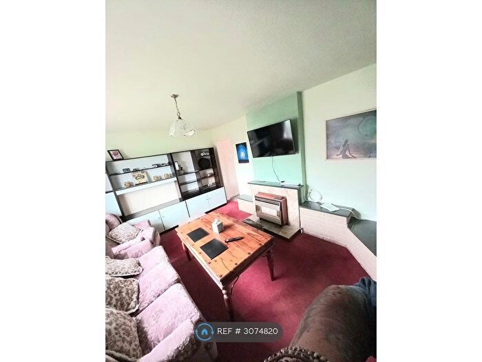 3 Bedroom Semi-Detached House To Rent In Malton Place, Derby, DE21