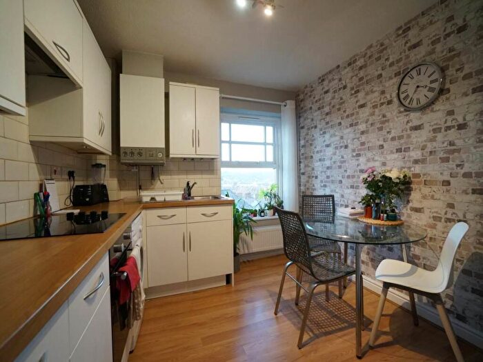 2 Bedroom Apartment To Rent In Plas Meuryn, Bangor, LL57