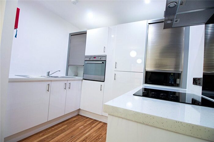1 Bedroom Flat To Rent In Plaza Boulevard, Liverpool, L8