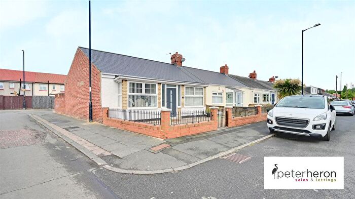 3 Bedroom Cottage For Sale In Alder Street, Castletown, Sunderland, SR5
