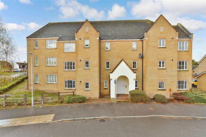 2 Bedroom Flat For Sale In Reams Way, Sittingbourne, Kent, ME10
