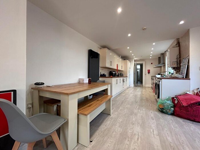7 Bedroom Terraced House To Rent In Mackintosh Place, Roath, CF24