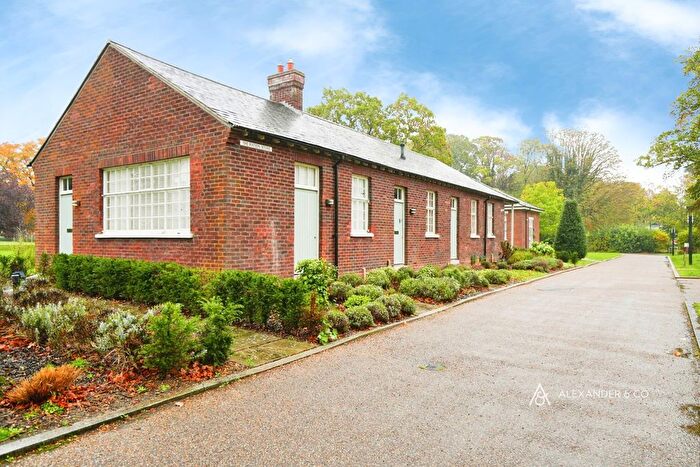 2 Bedroom Cottage To Rent In The Parade, Caversfield, Bicester, OX27