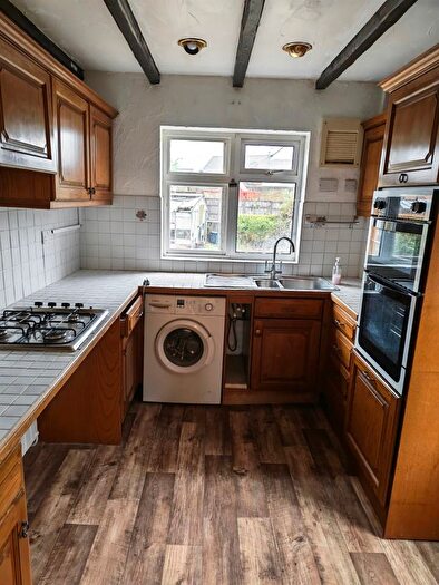 3 Bedroom Semi-Detached House To Rent In Stanwell Gardens, Stanwell, TW19