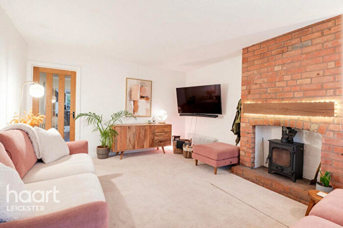 2 Bedroom End Of Terrace House To Rent In Gladstone Street, Leicester, LE8