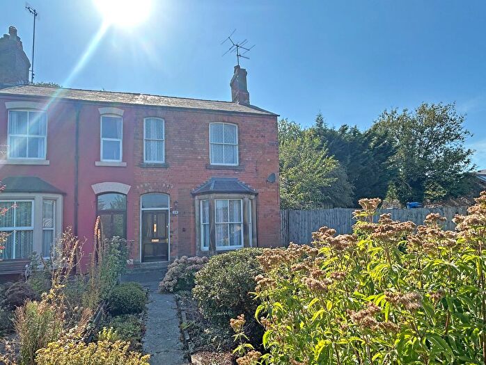 3 Bedroom End Of Terrace House To Rent In Dale Road, Matlock, DE4