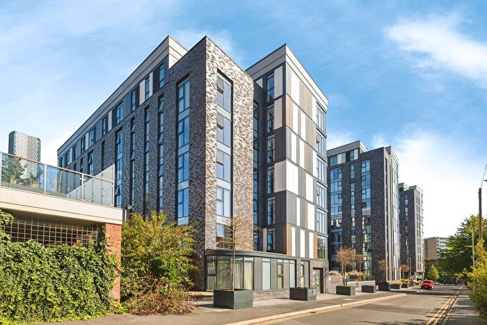 2 Bedroom Flat For Sale In Woden Street, Salford, Greater Manchester, M5