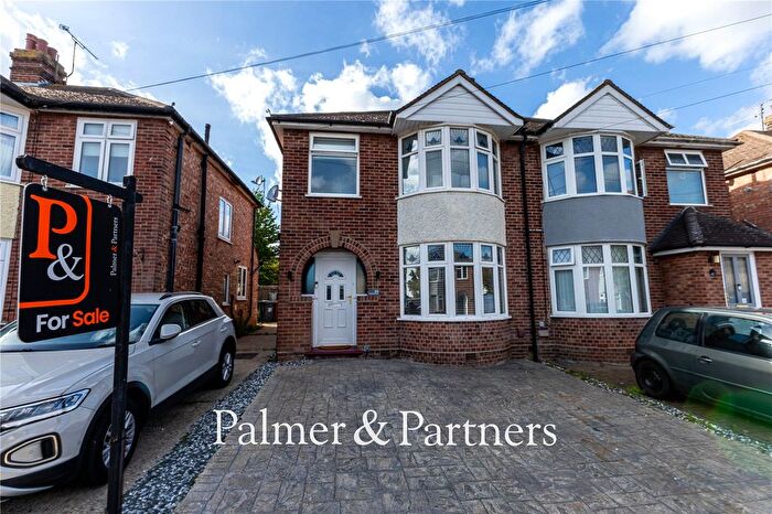 3 Bedroom Semi-Detached House For Sale In Pinecroft Road, Ipswich, Suffolk, IP1