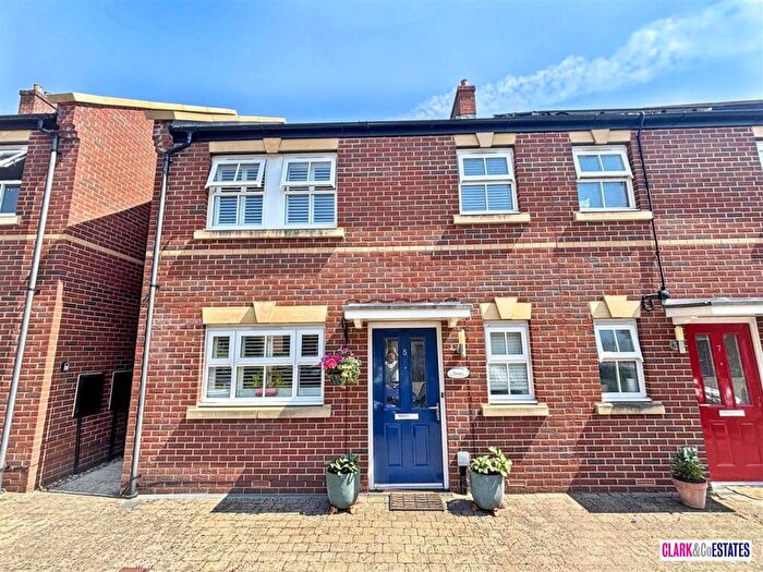 3 Bedroom End Of Terrace House For Sale In Gate Reach, Exeter, EX2