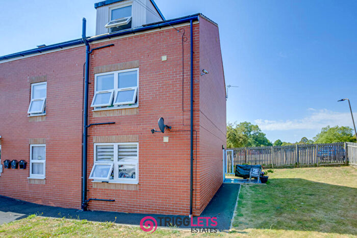 2 Bedroom Flat For Sale In Church Street, Jump, Barnsley, Barnsley, S74