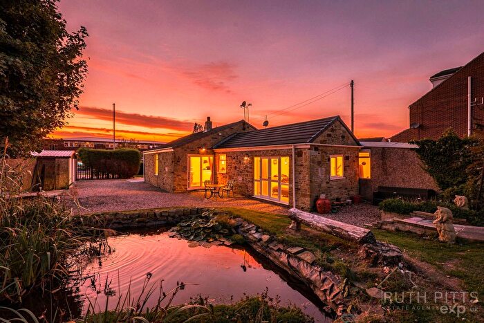 4 Bedroom Bungalow For Sale In High Street, Crofton, Wakefield, WF4