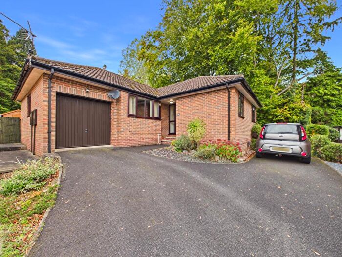 3 Bedroom Detached Bungalow For Sale In Glenavon Close, New Whittington, Chesterfield, Derbyshire, S43