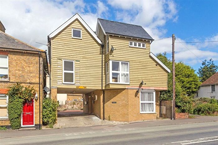 1 Bedroom Flat For Sale In London Road, Teynham, Sittingbourne, Kent, ME9