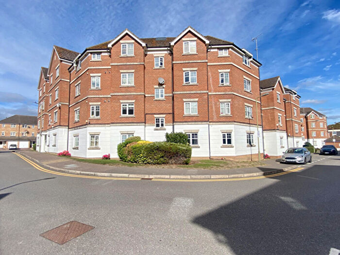 2 Bedroom Flat To Rent In Symphony Close, Edgware, HA8