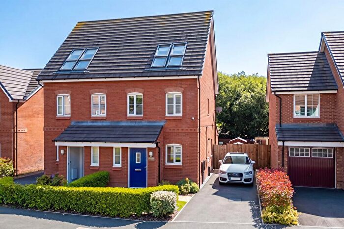 3 Bedroom Town House For Sale In Bowler Avenue, Accrington, Lancashire, BB5