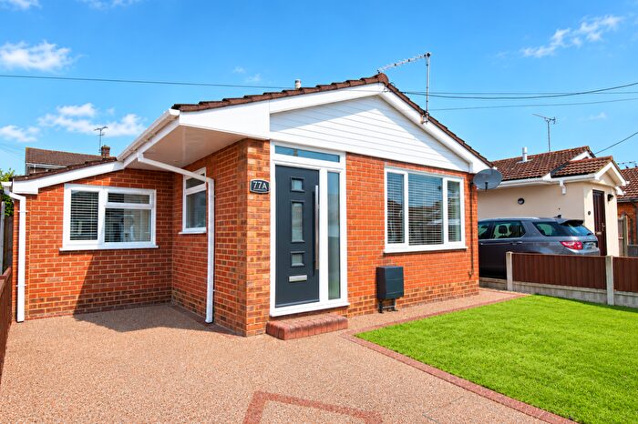 2 Bedroom Detached Bungalow To Rent In Sydervelt Road, Canvey Island, SS8