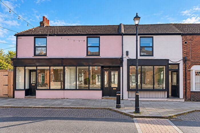 Studio To Rent In [F-] Northam Road, Southampton, City Of Southampton, SO14