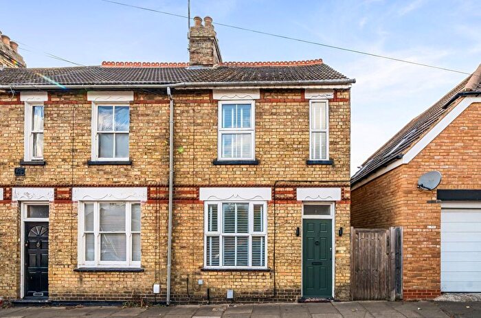 2 Bedroom End Of Terrace House For Sale In Salisbury Street, Bedford, MK41