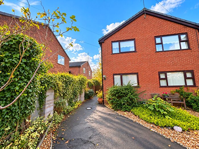 2 Bedroom Flat For Sale In Newton Road, Ashton-On-Ribble, PR2