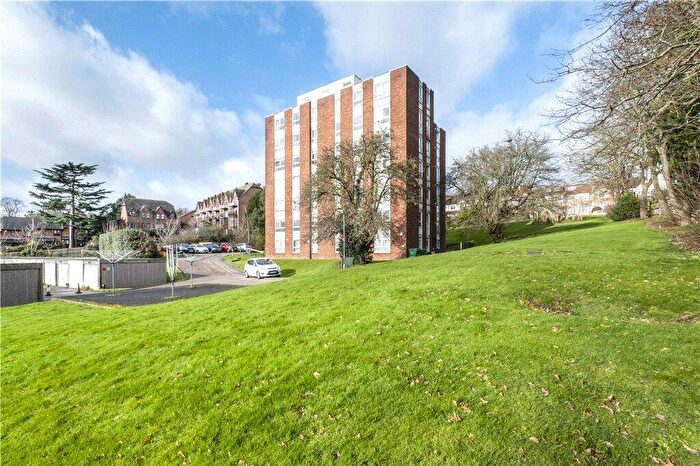 2 Bedroom Apartment To Rent In Ross Road, London, SE25