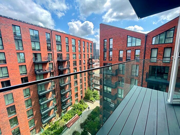 2 Bedroom Flat For Sale In Snowhill Wharf, Birmingham, B4