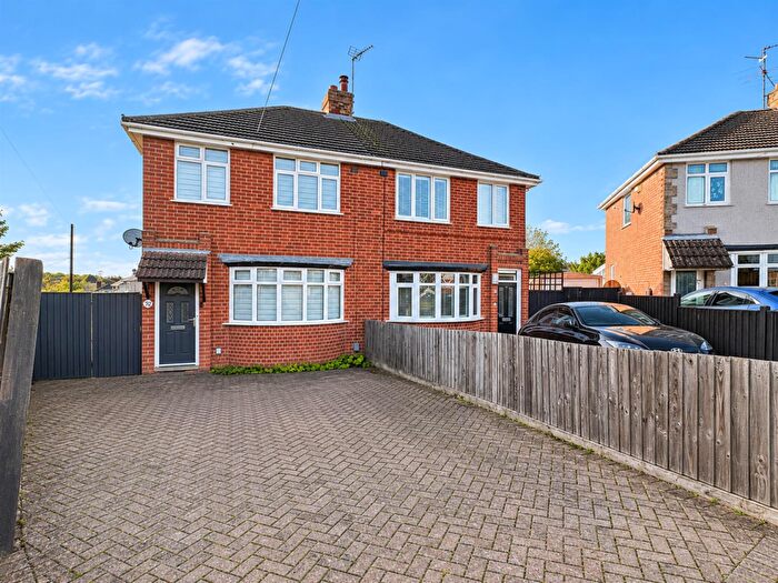 3 Bedroom Semi-Detached House For Sale In Wheatley Avenue, Corby, NN17