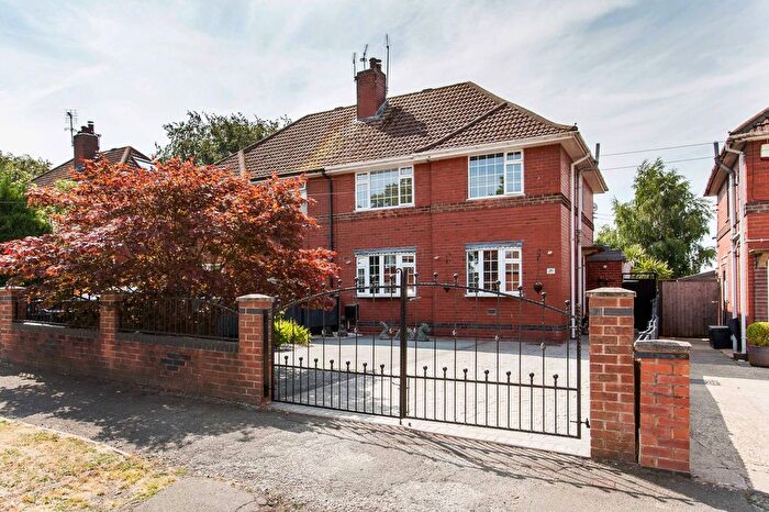 3 Bedroom Semi-Detached House For Sale In Park Avenue, Glapwell, S44