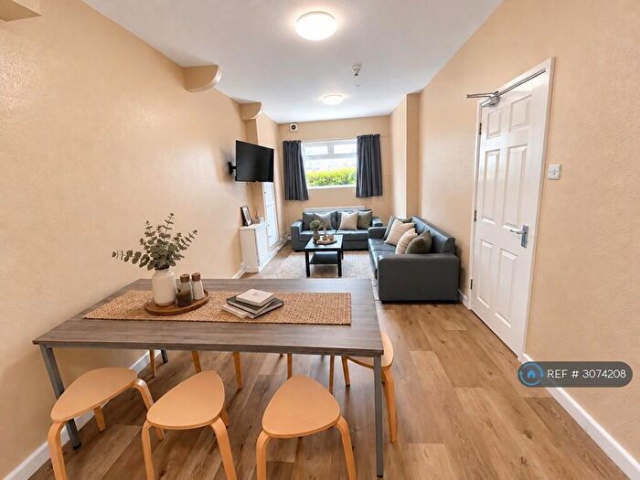 6 Bedroom Terraced House To Rent In Stokes Croft, Bristol, BS1