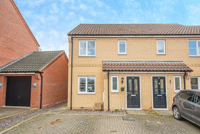 3 Bedroom Semi-Detached House For Sale In Malkin Close, Ipswich, IP1
