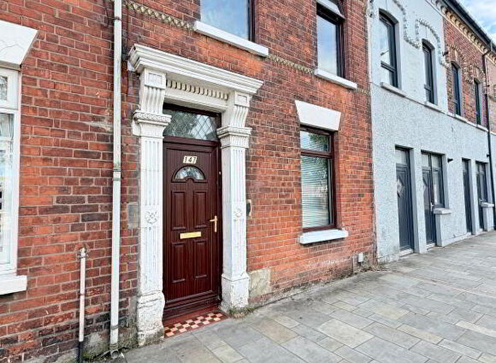 2 Bedroom Mid Terraced House To Rent In Newtownards Road, Belfast, BT4